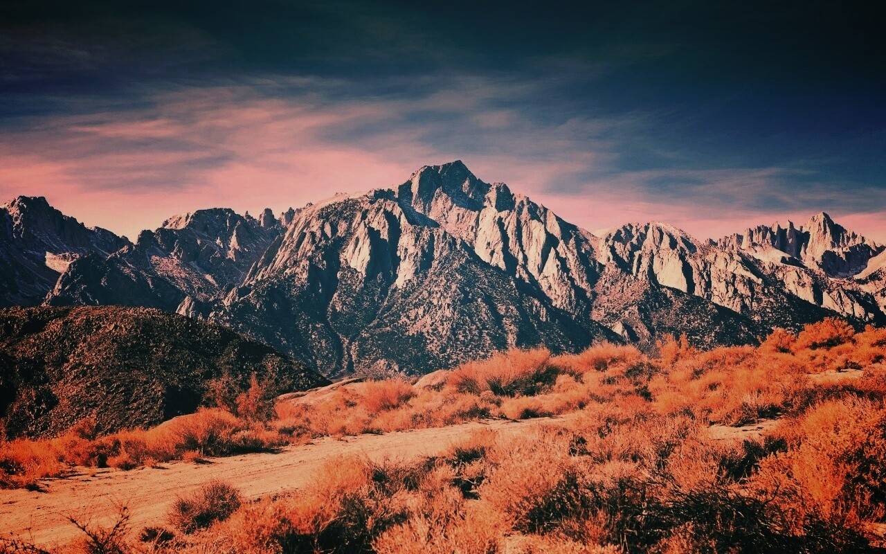 Горы у пустыни обои