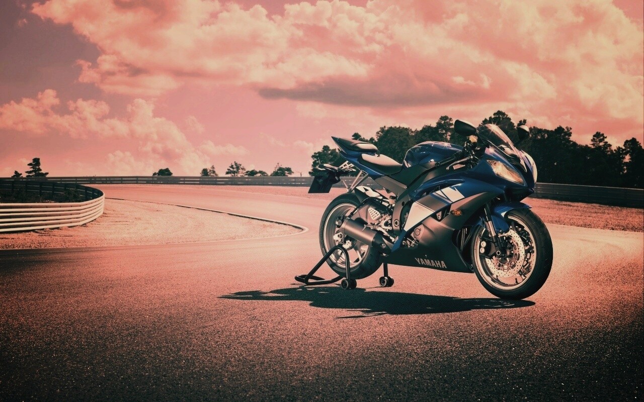 Yamaha R6 на трассе обои
