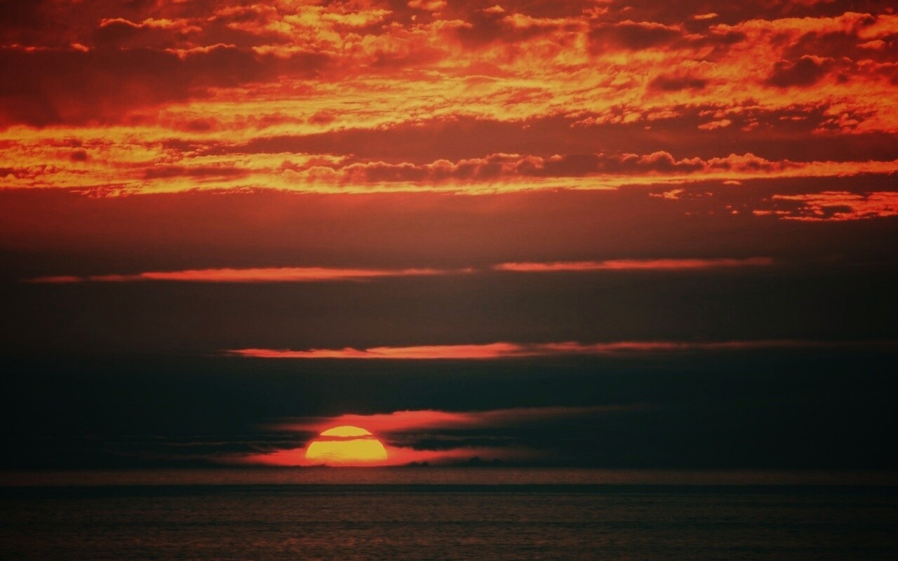 Закат в море обои