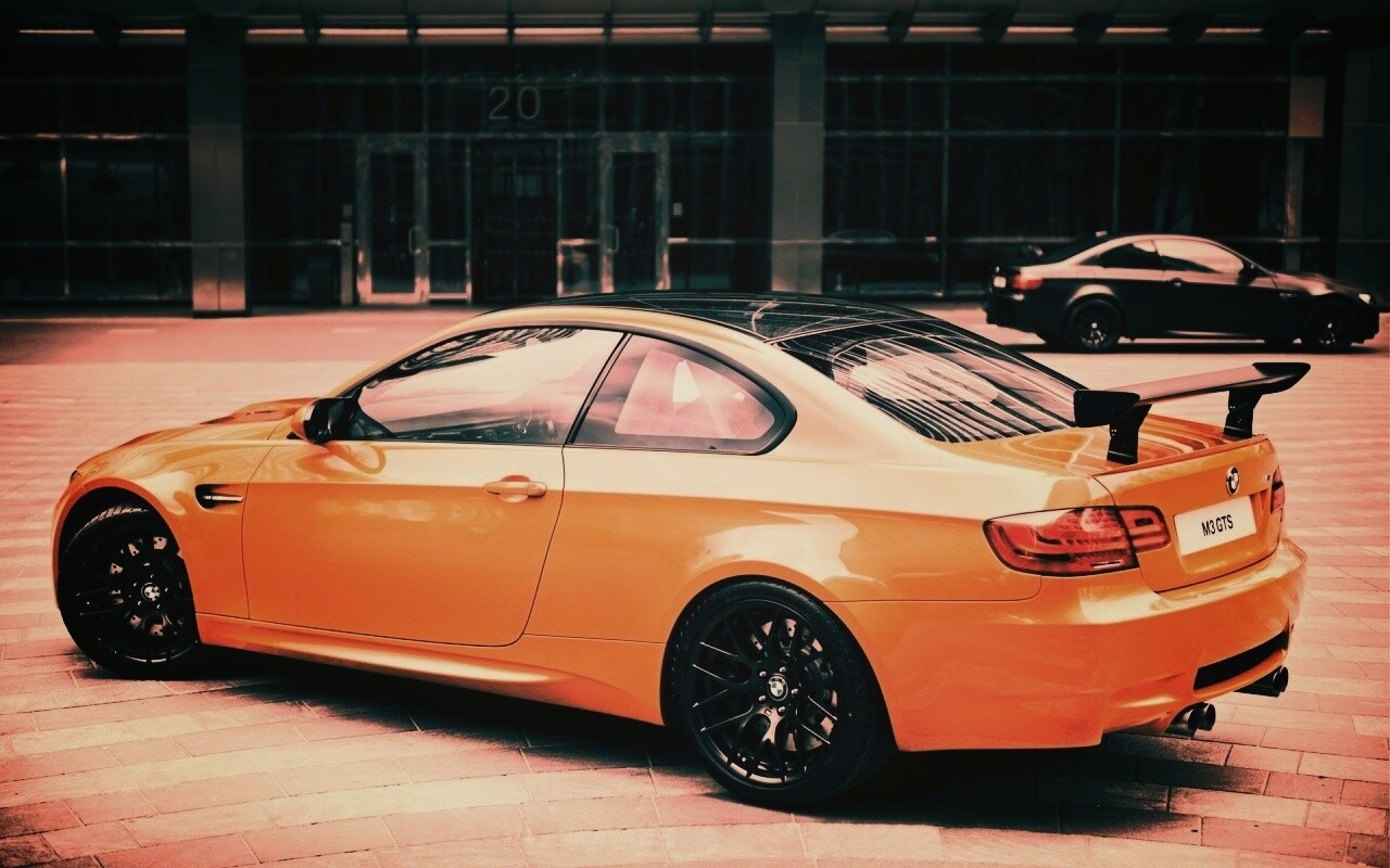 Оранжевый BMW M3 обои