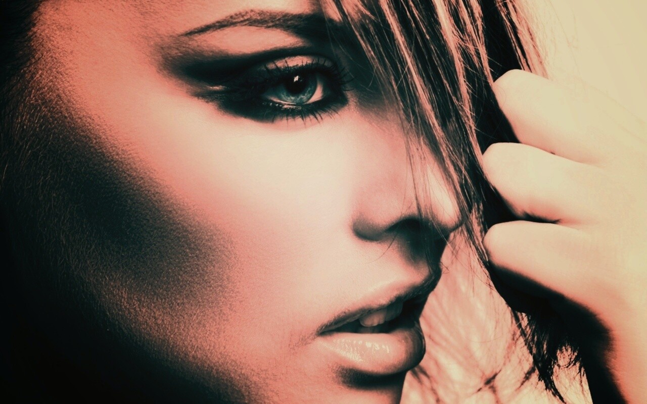 Глаза цвета моря обои