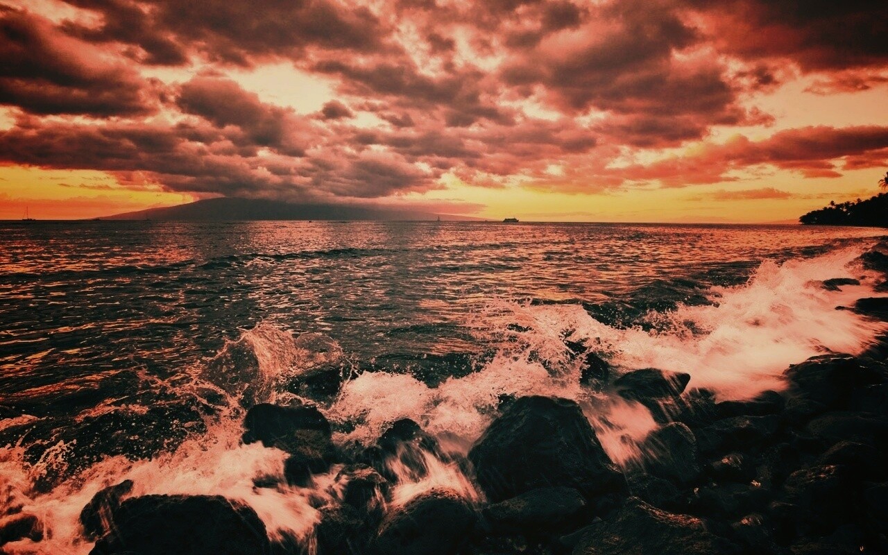 Неспокойно синее море.. обои