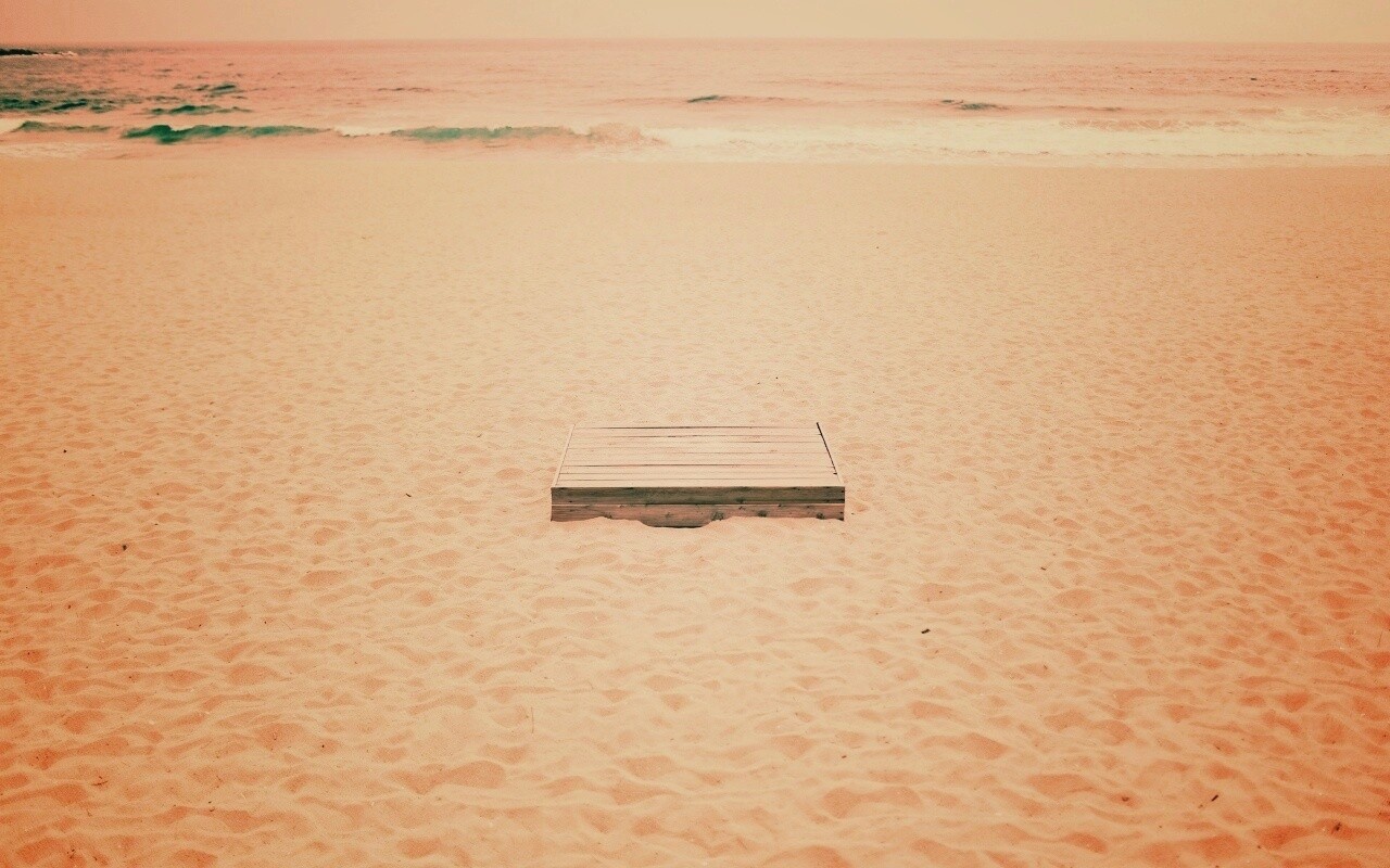 Ящик на пляже обои