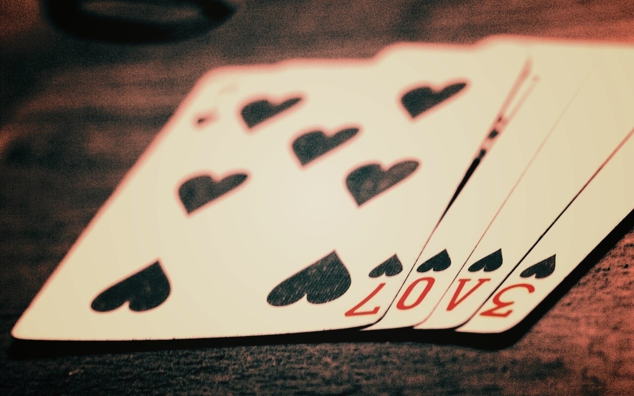 Любовь и карты обои