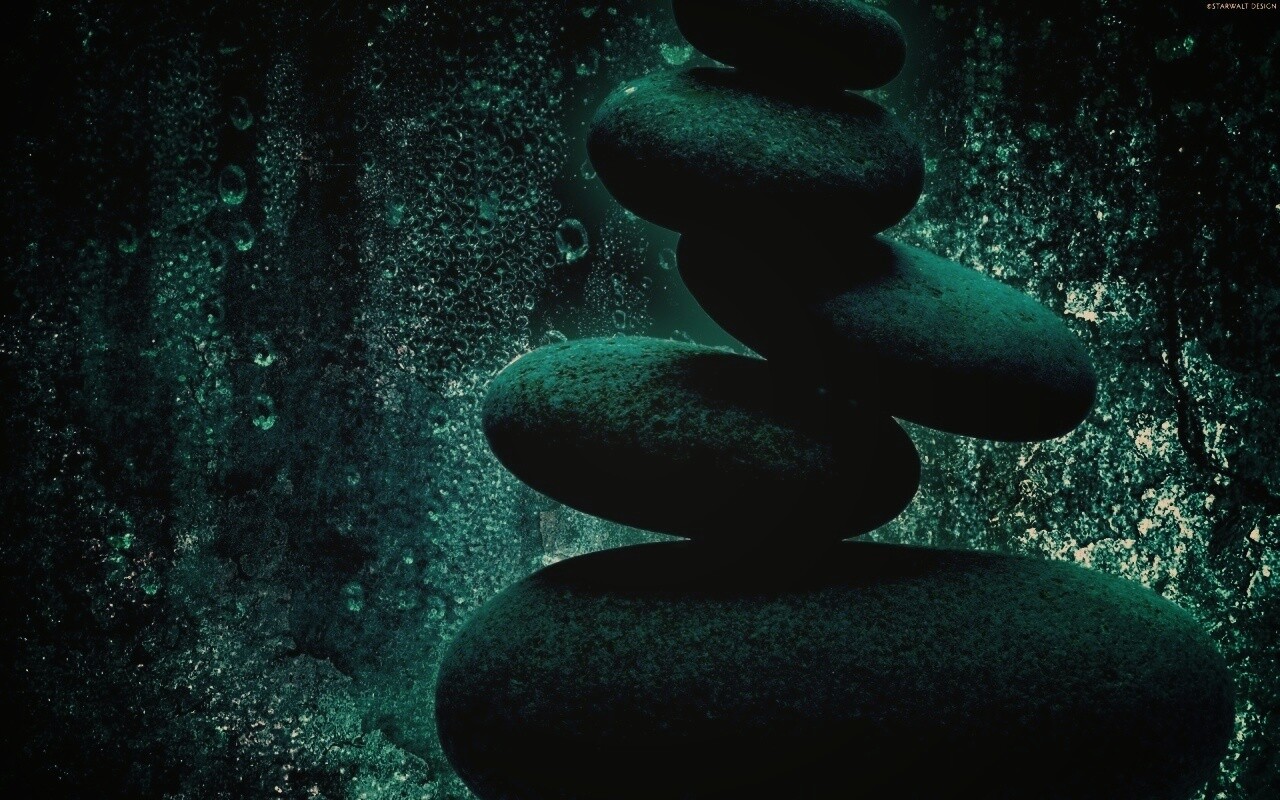 Башня из камней под водой обои