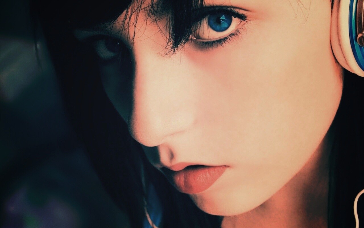 Наушники и девушка обои