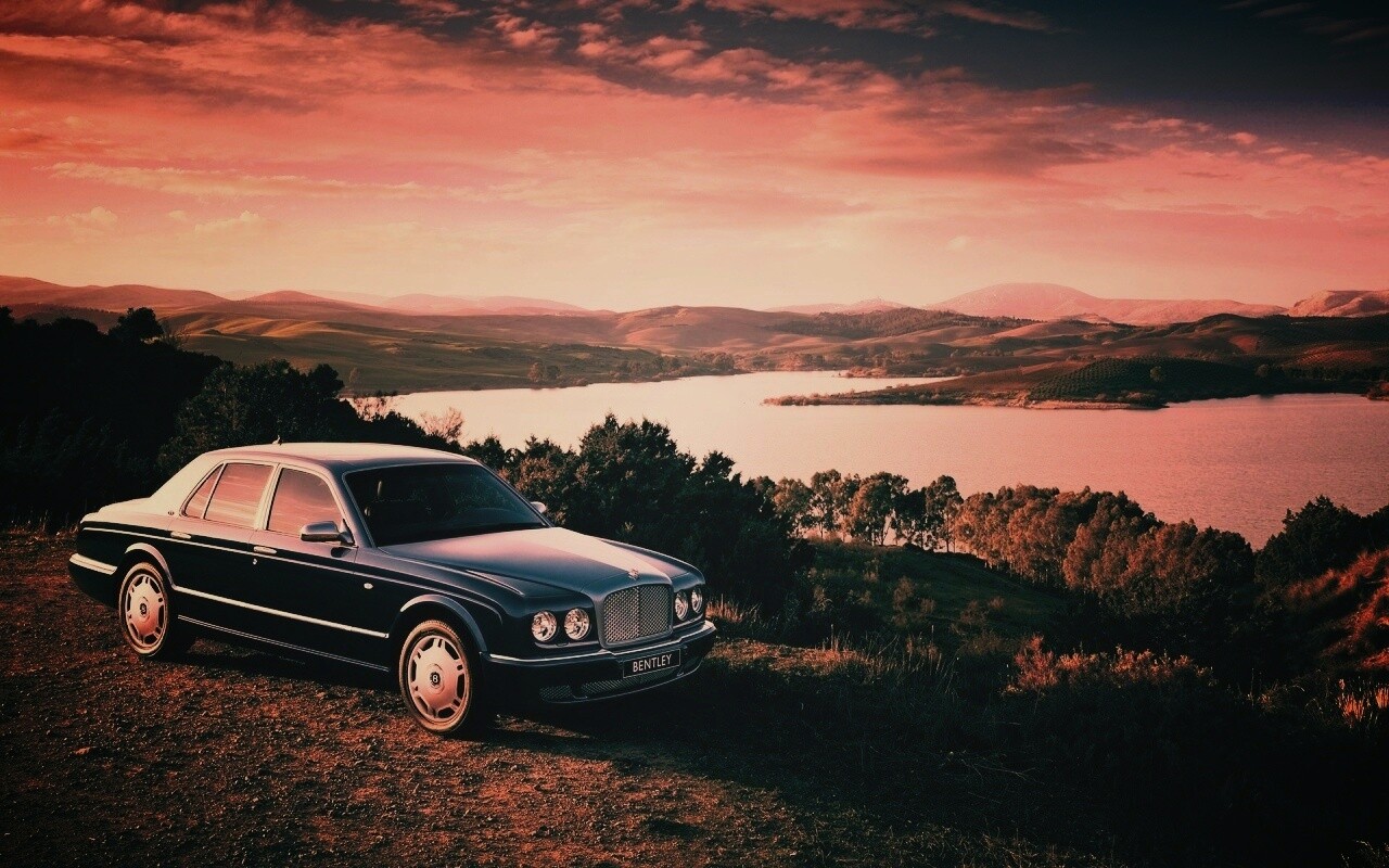 Бентли у озера обои