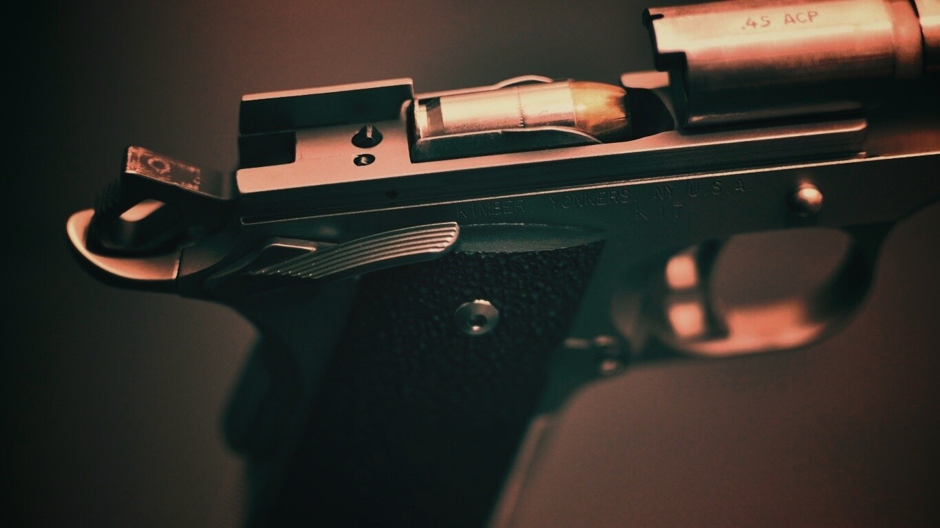 Разобранный пистолет обои