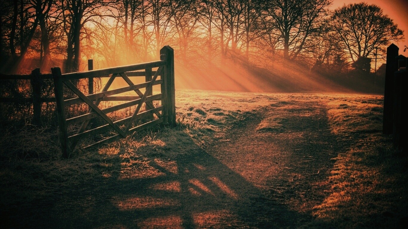 Открытые ворота обои