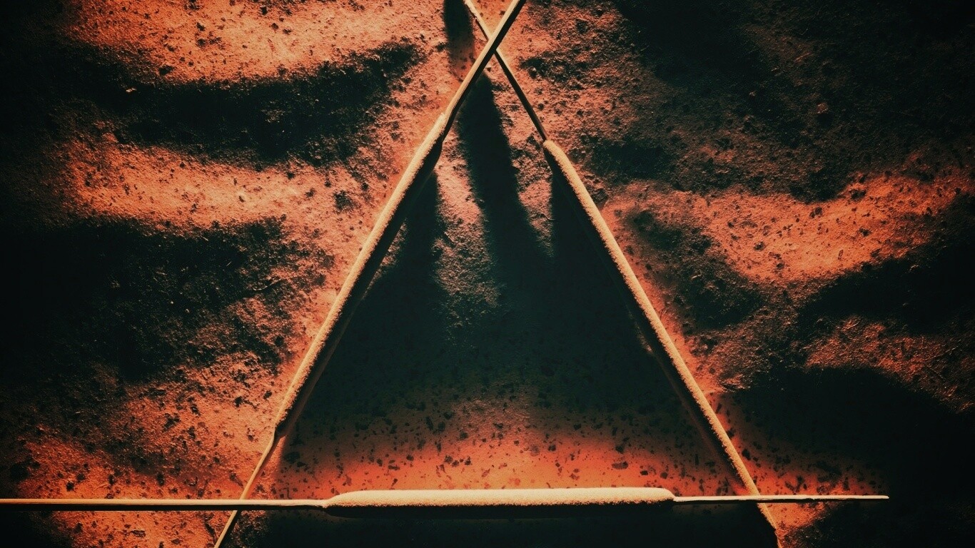 Треугольник из палочек обои