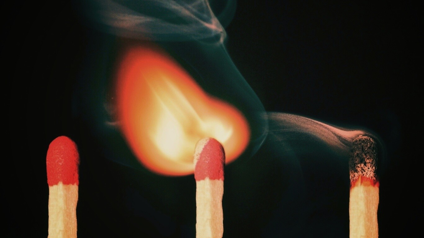 Три состояния спички обои