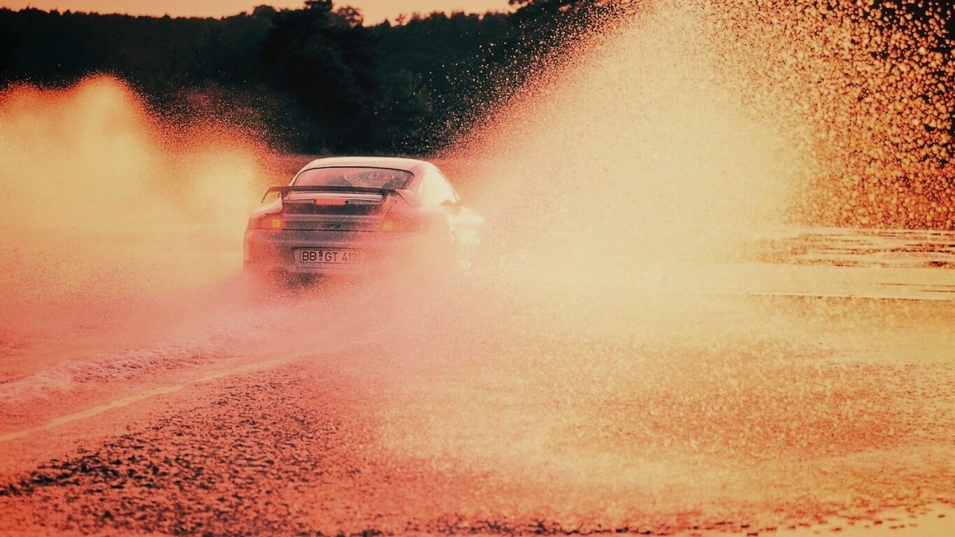 Брызги из под колес обои