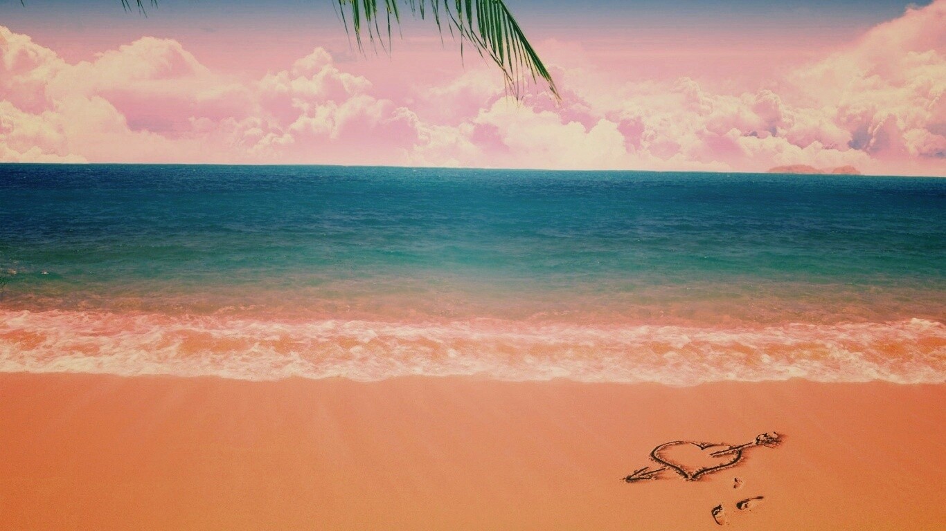 Любовь на океанском берегу обои