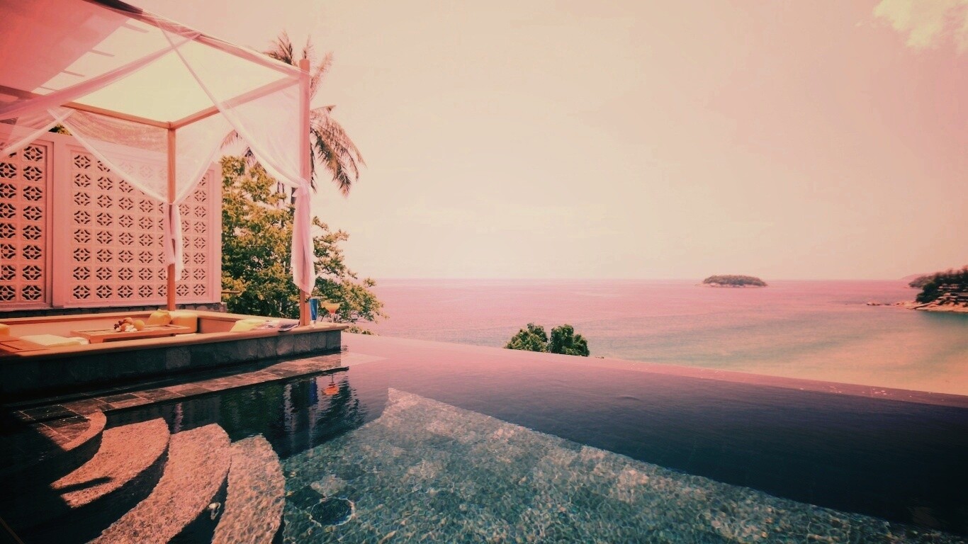 Бассейн на берегу моря обои