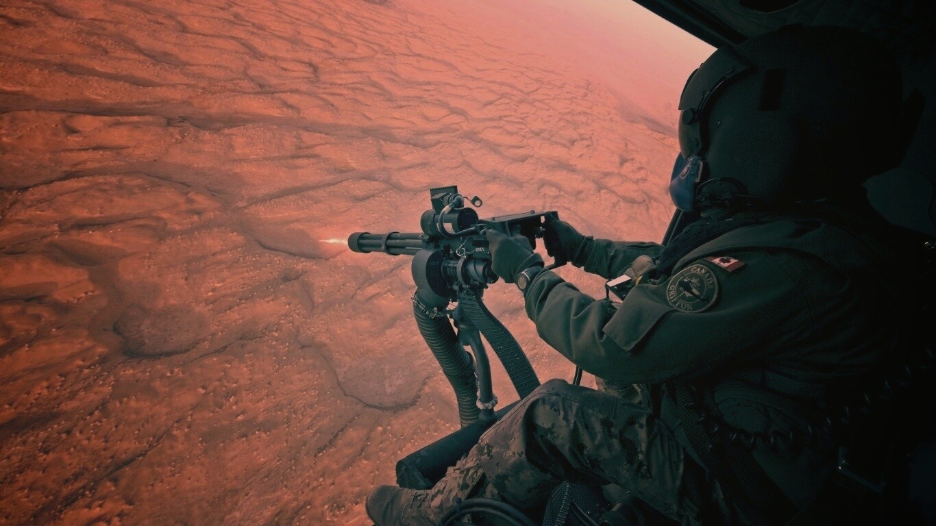 Обстрел с борта вертолета обои