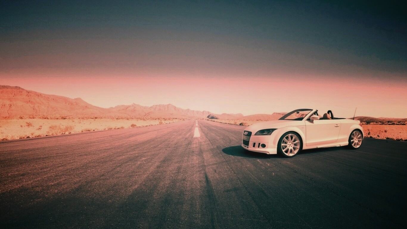 Кабриолет Ауди на пустынной дорге обои