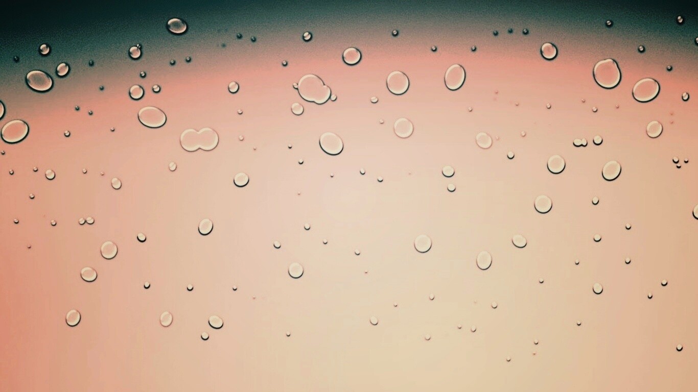 Капли на светлом фоне обои
