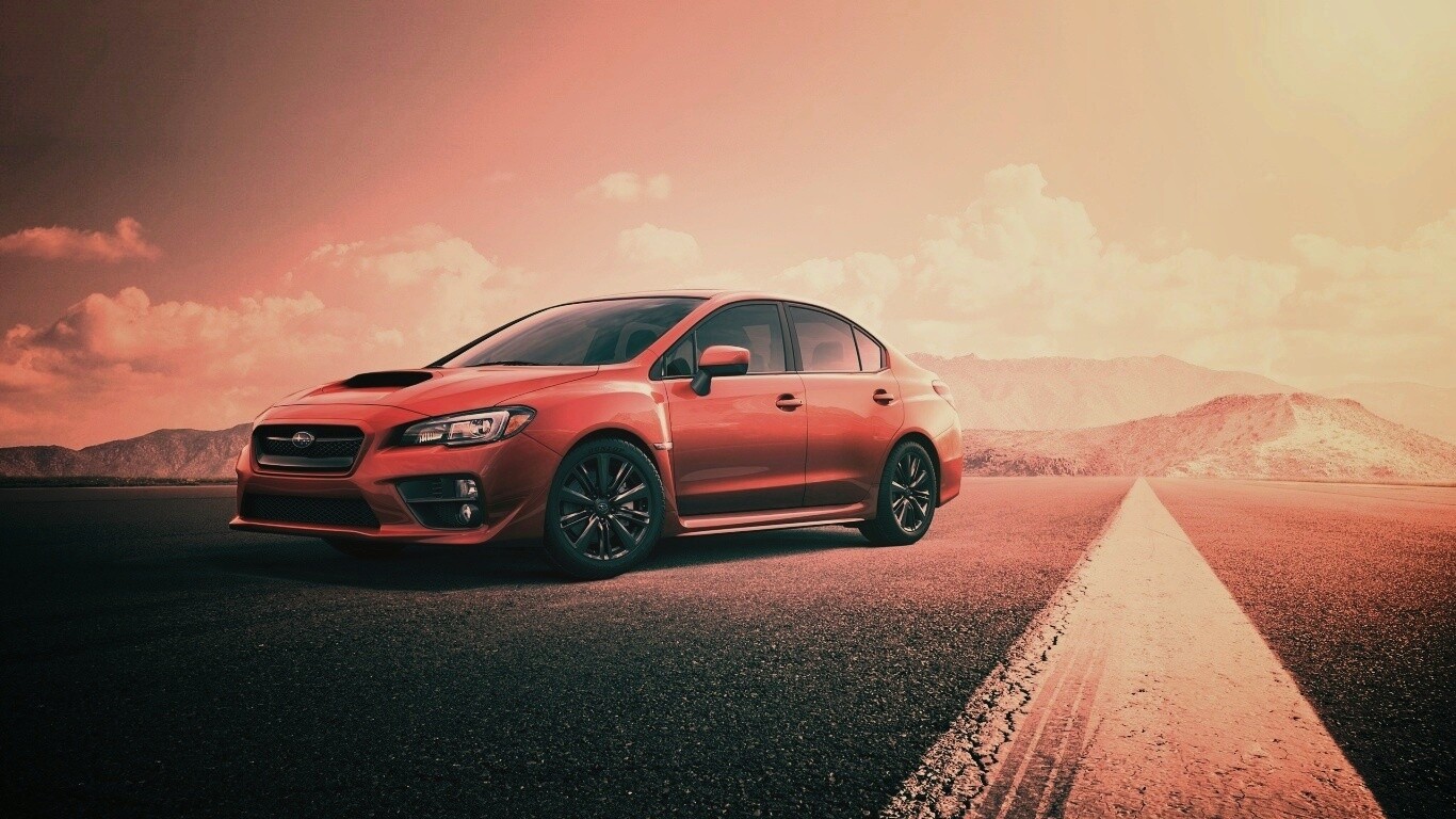 Subaru WRX на пустынной трассе обои