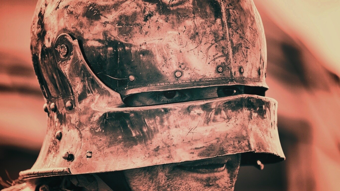 Человек в доспехах обои