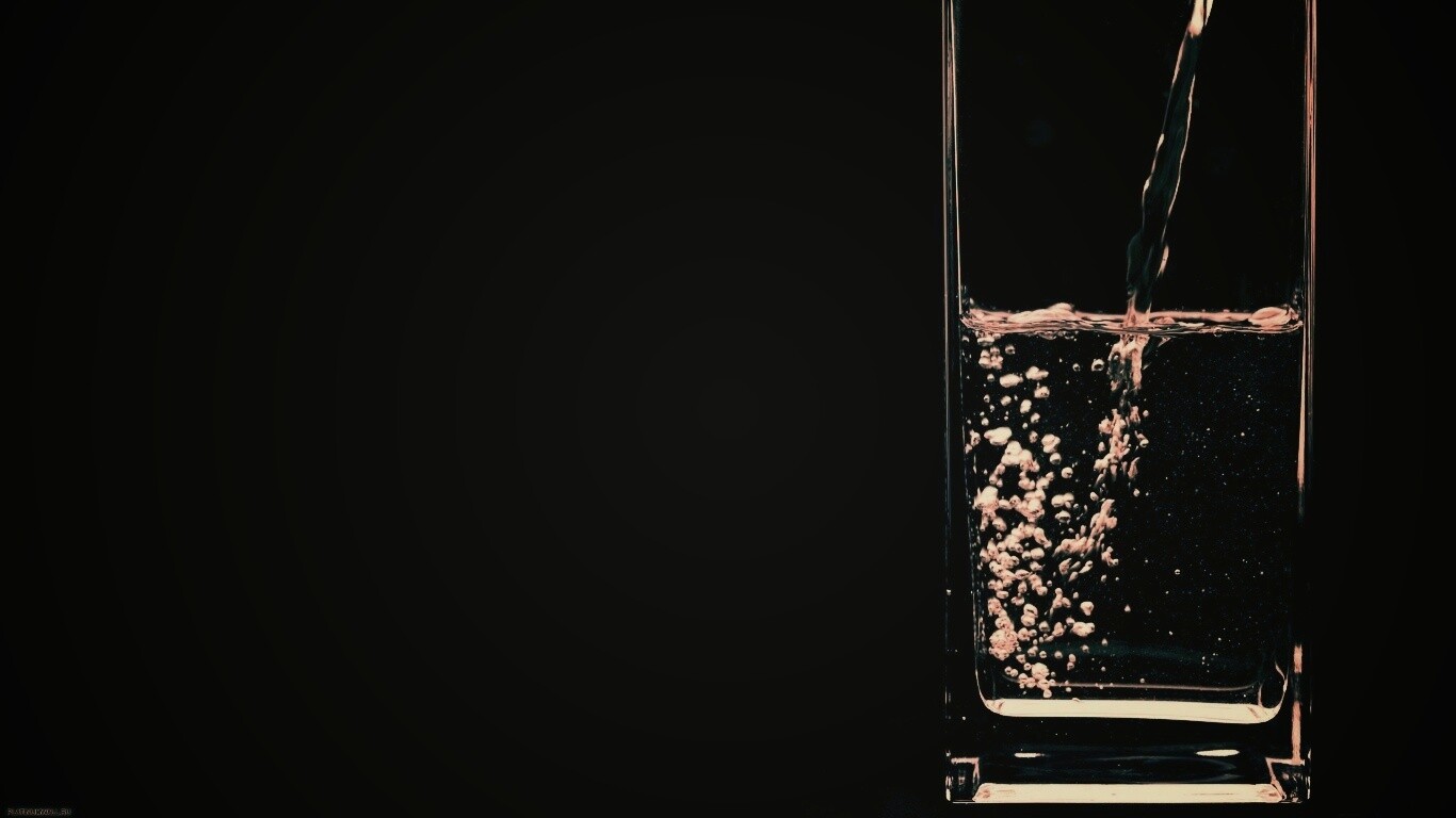 Вода в стакане обои