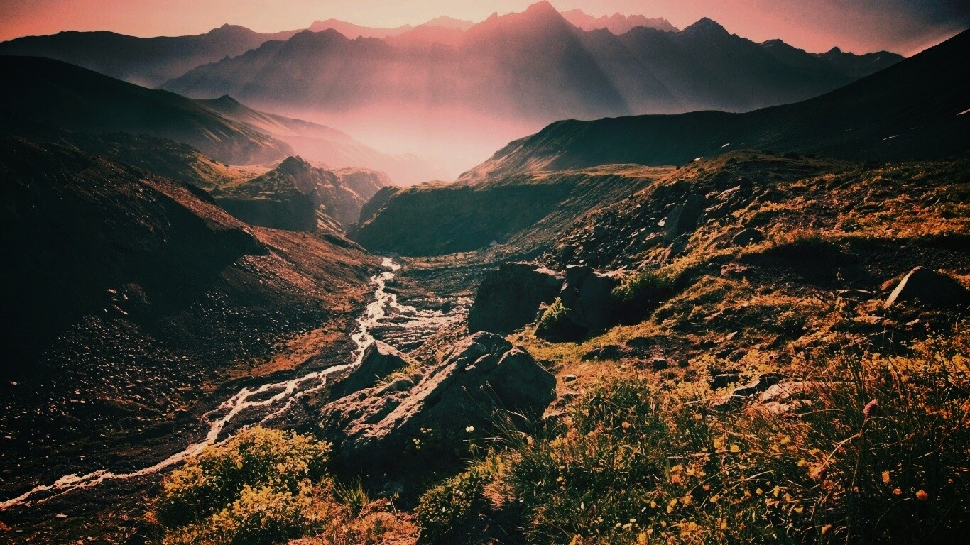 Горы и ручей обои