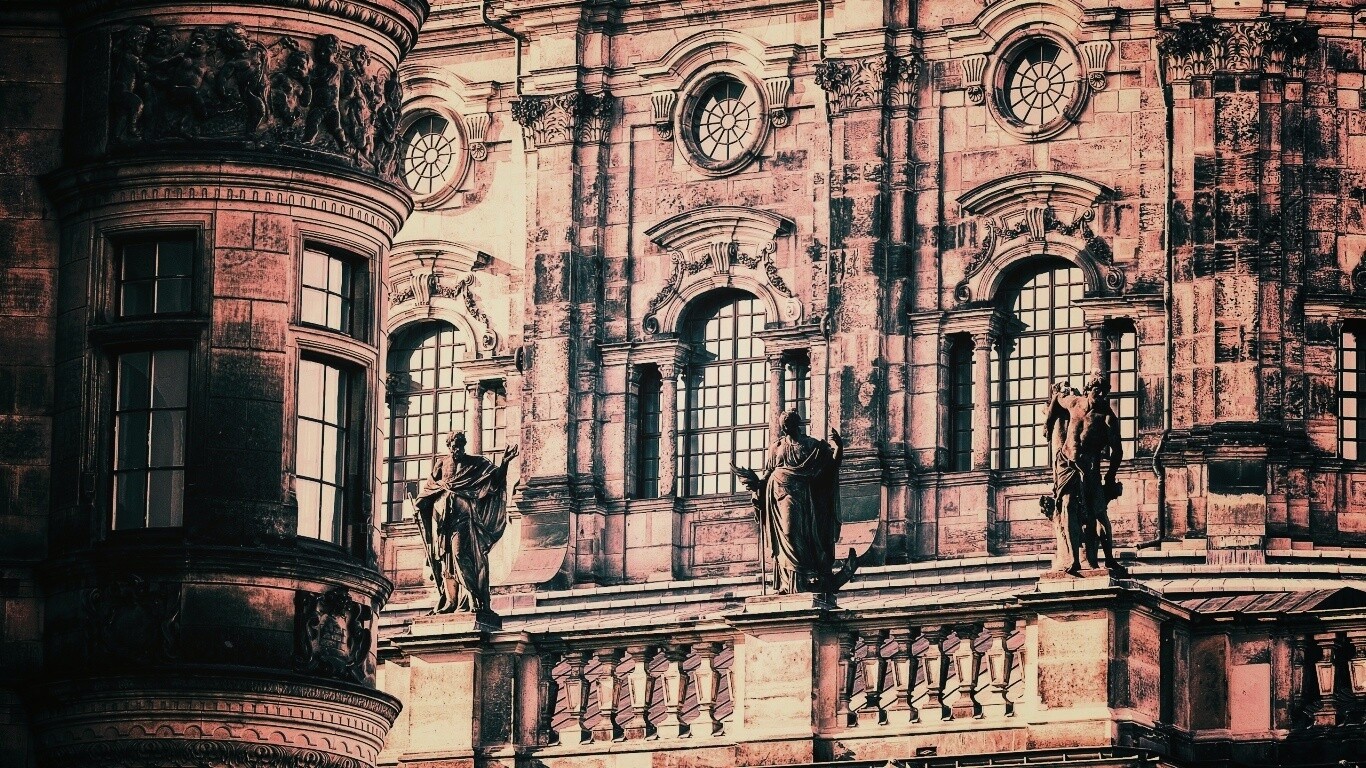 Hofkirche в Дрездене обои