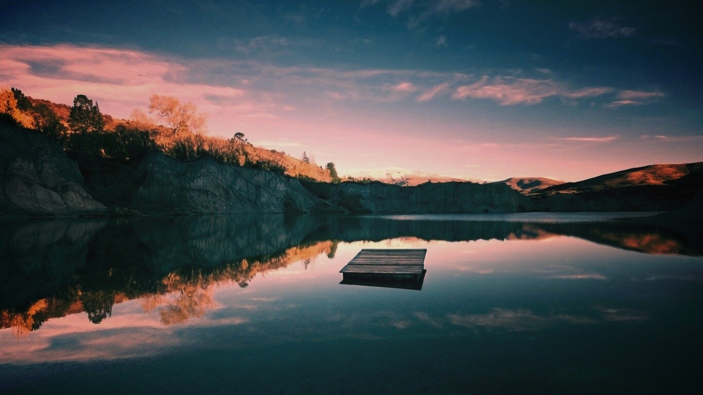 Уединенное озеро обои
