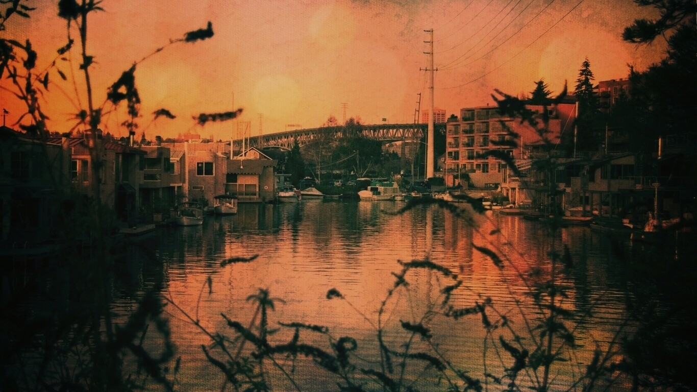 Городок на реке обои