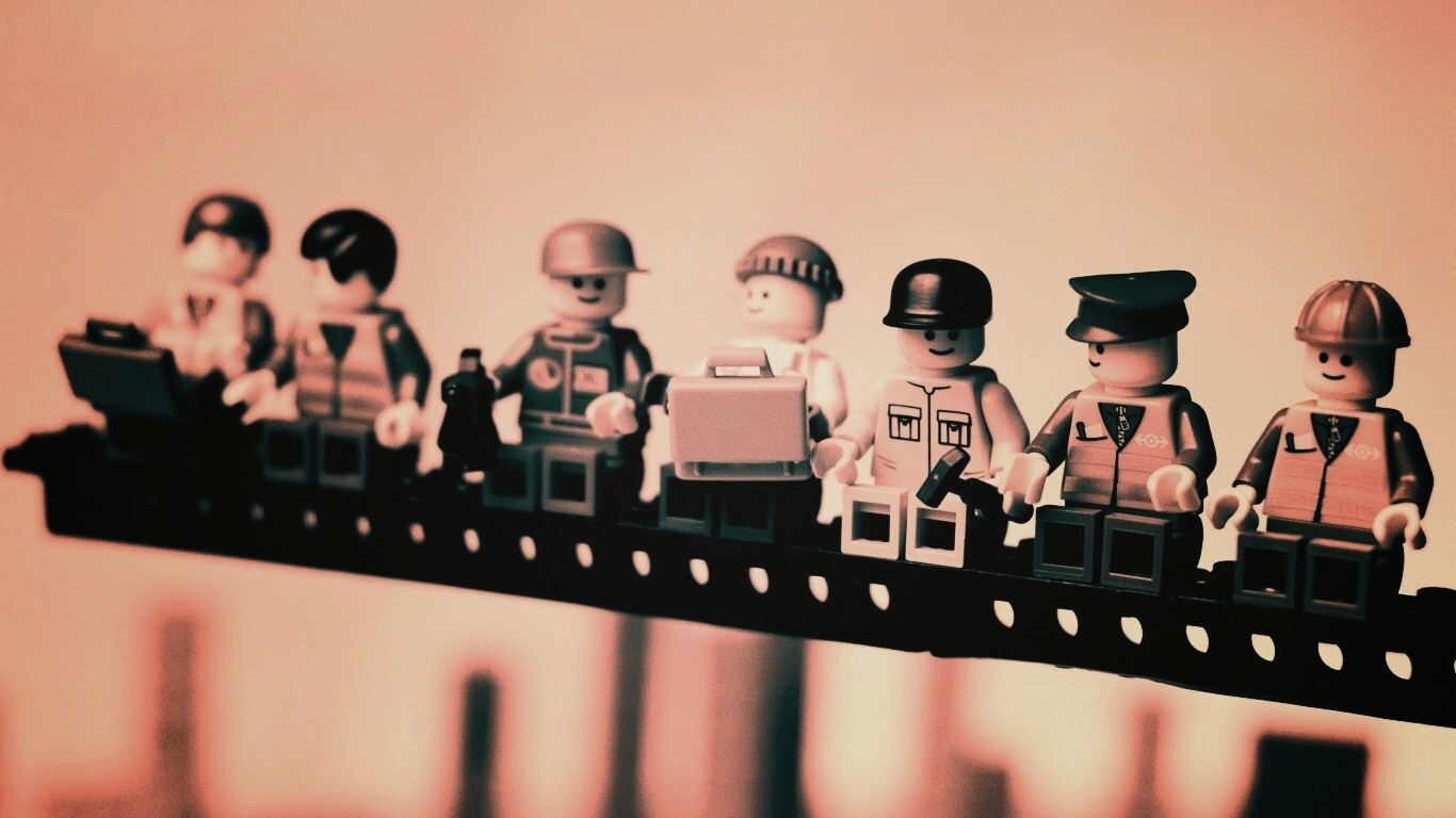 Lego строители обедают на балке обои