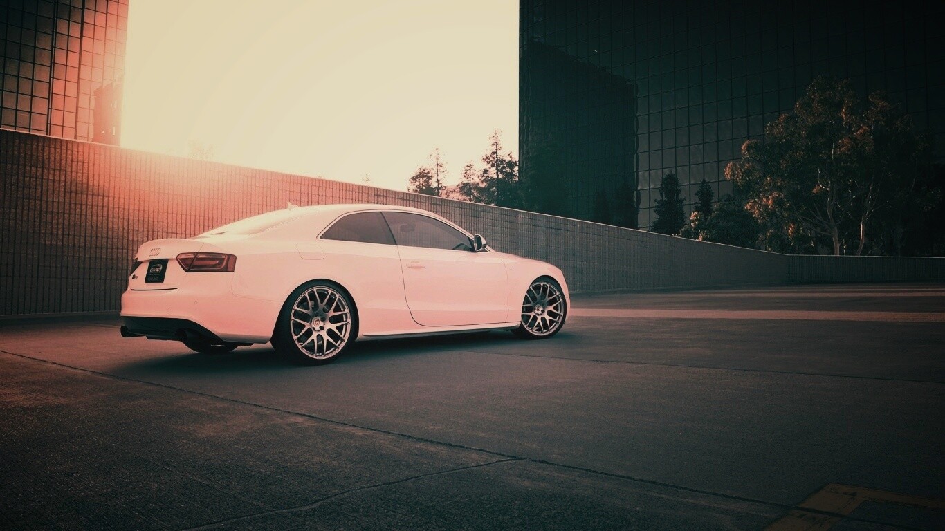 Ауди на парковке обои