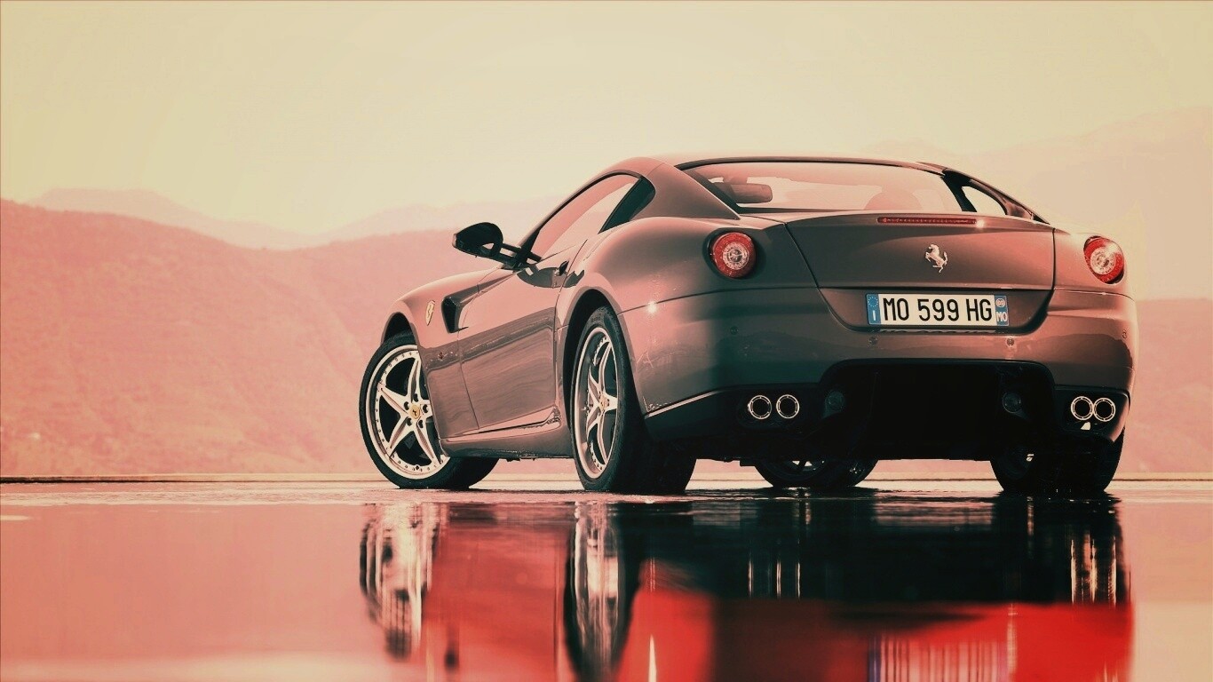 Ferrari в отражении обои