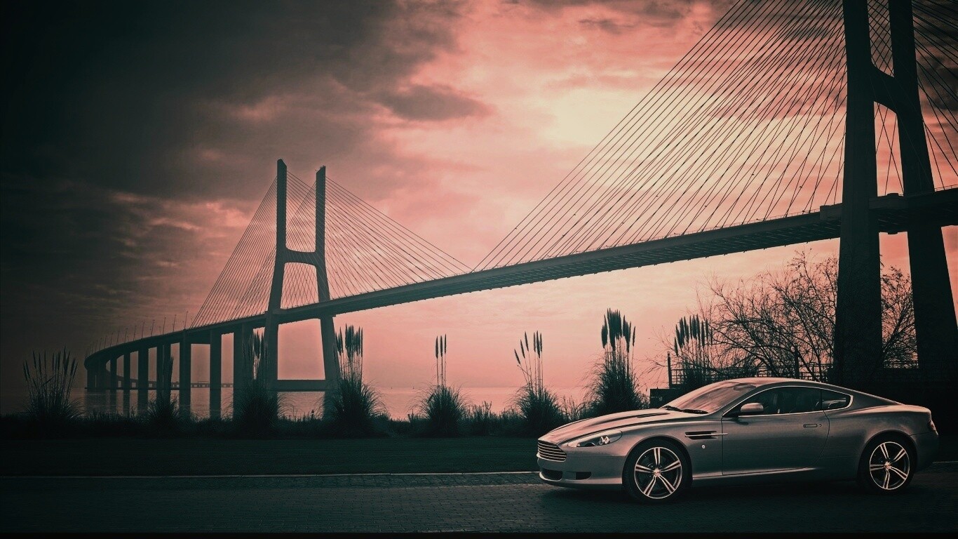 Aston Martin на фоне моста обои