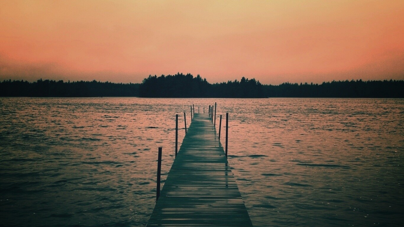 Причал на озере обои