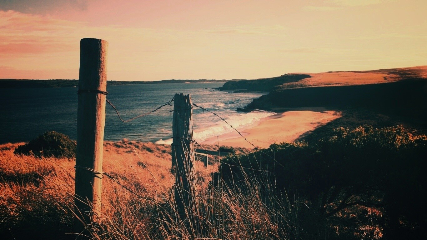 Пляж на озере обои