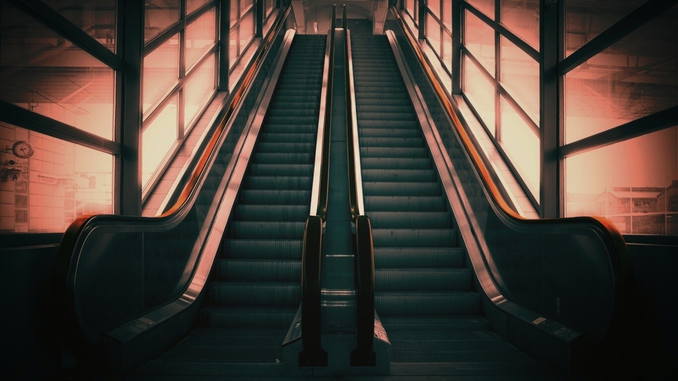 Эскалаторы снизу обои
