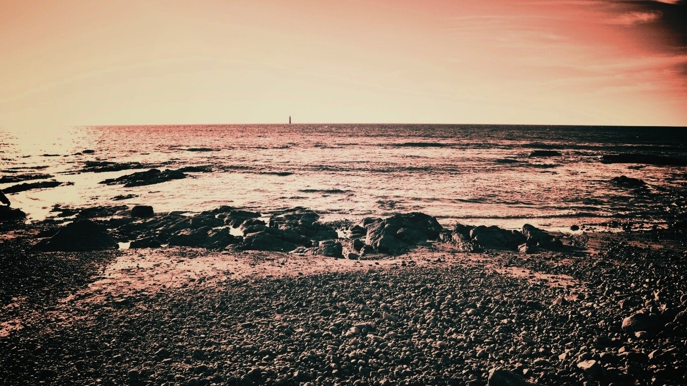 Чёрно-белое фото побережья обои