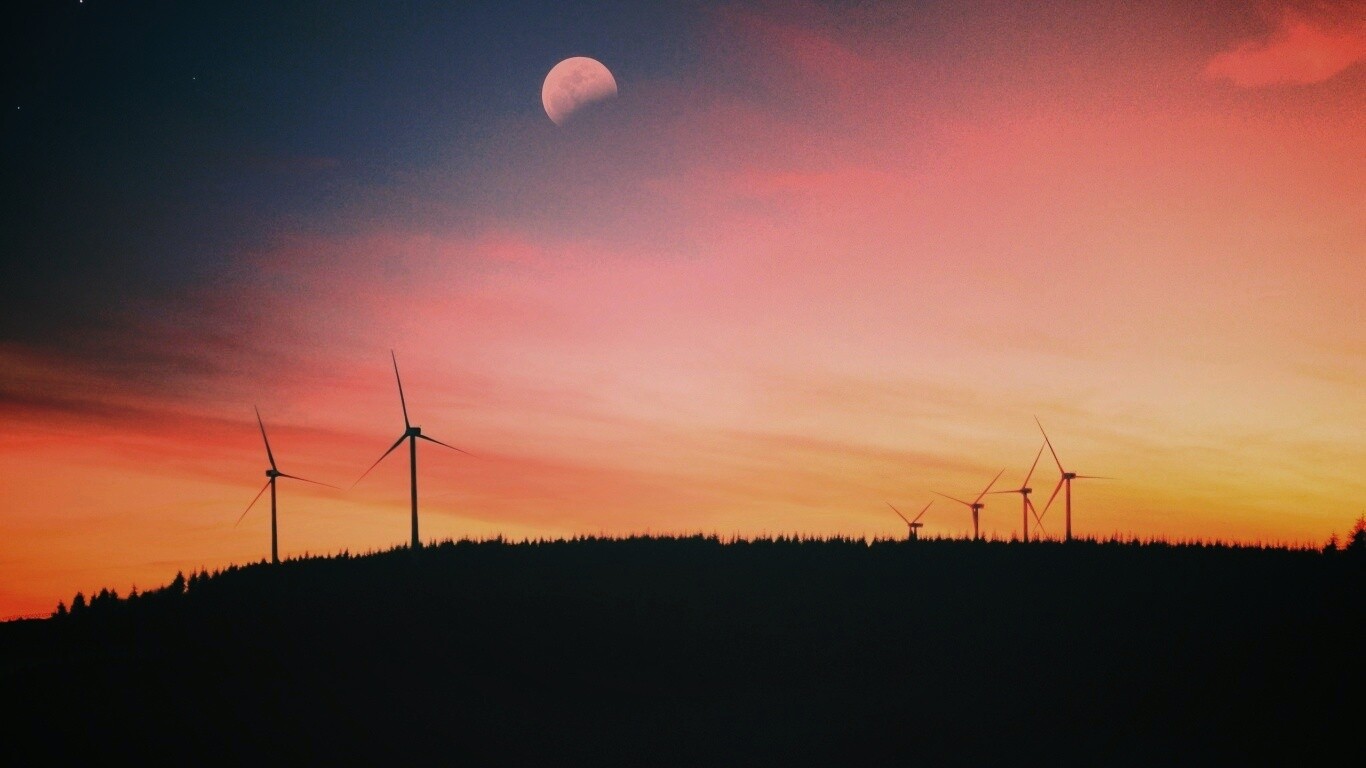 Закат за холмом обои