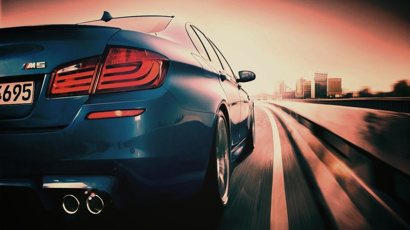 BMW F10 на повроте обои