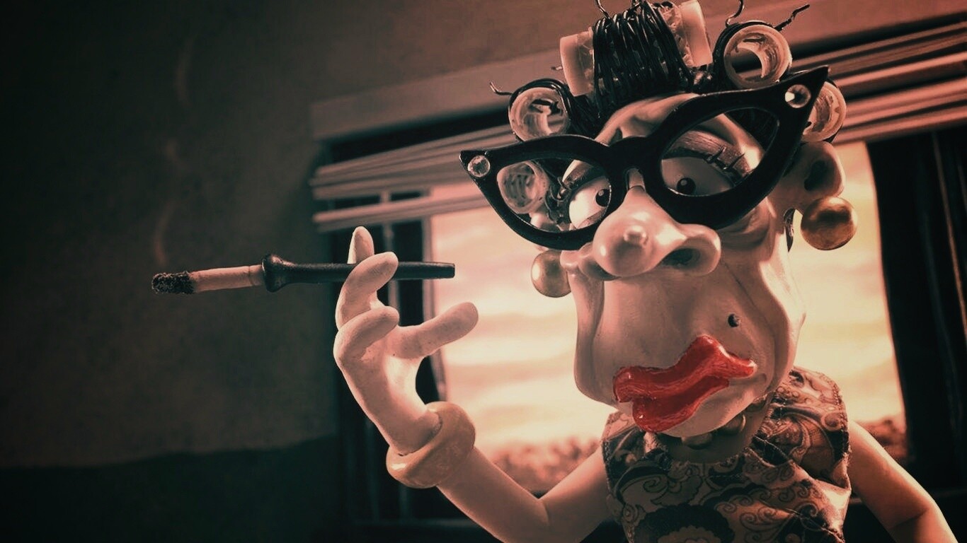 Курящая старушка обои