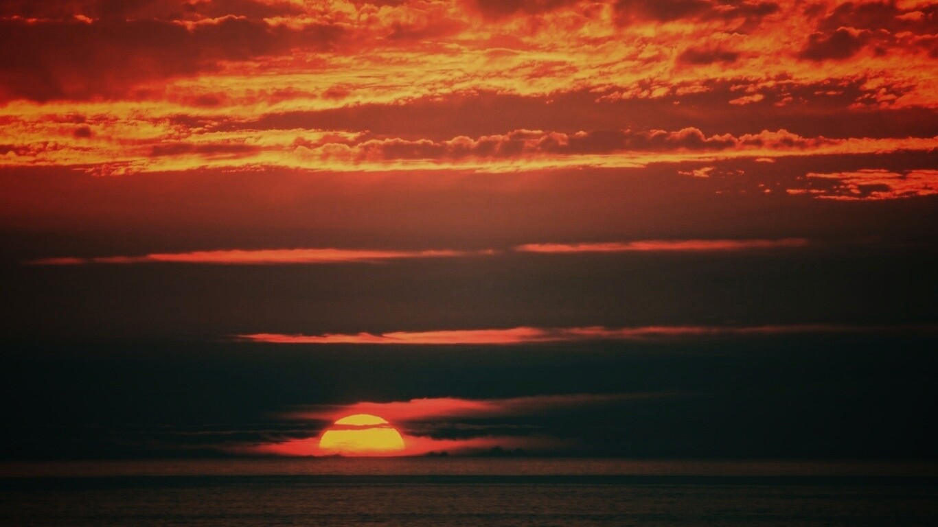 Закат в море обои