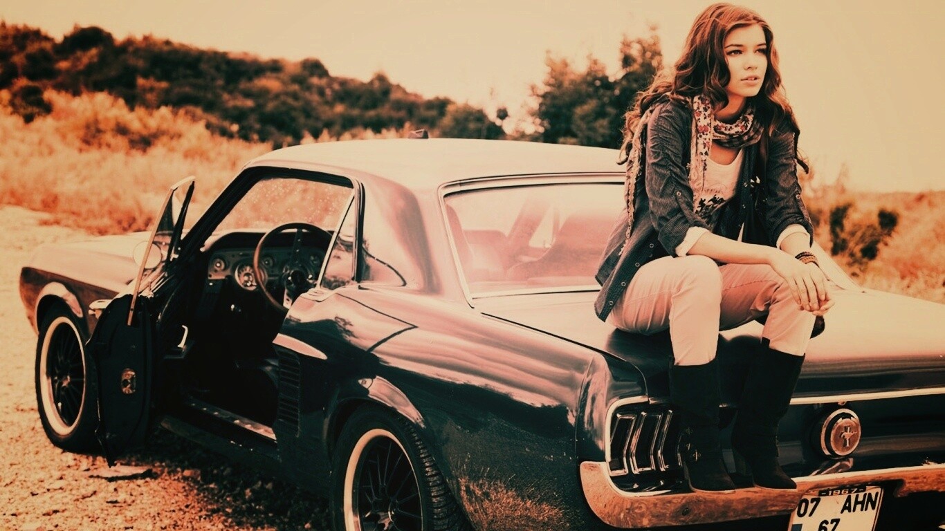 Девушка на мустанге обои