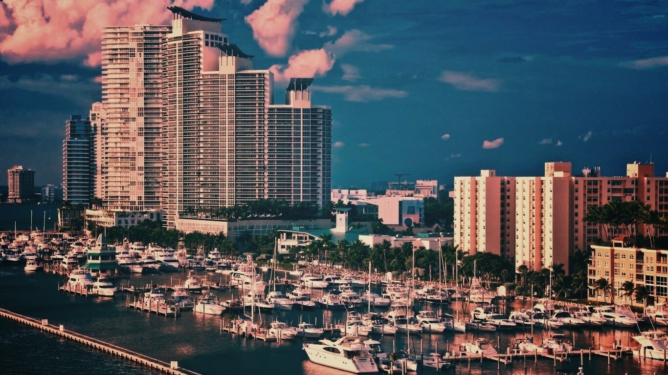 Курортный город обои