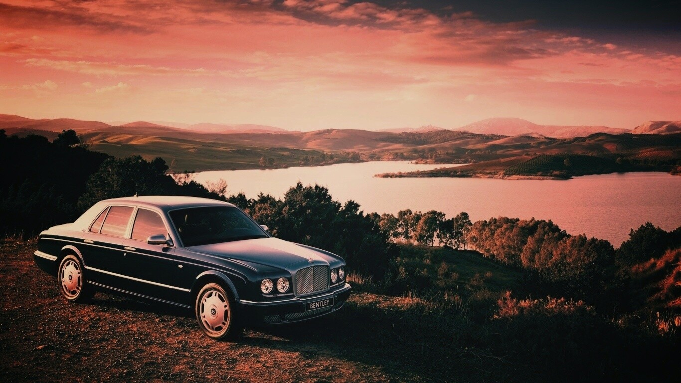 Бентли у озера обои