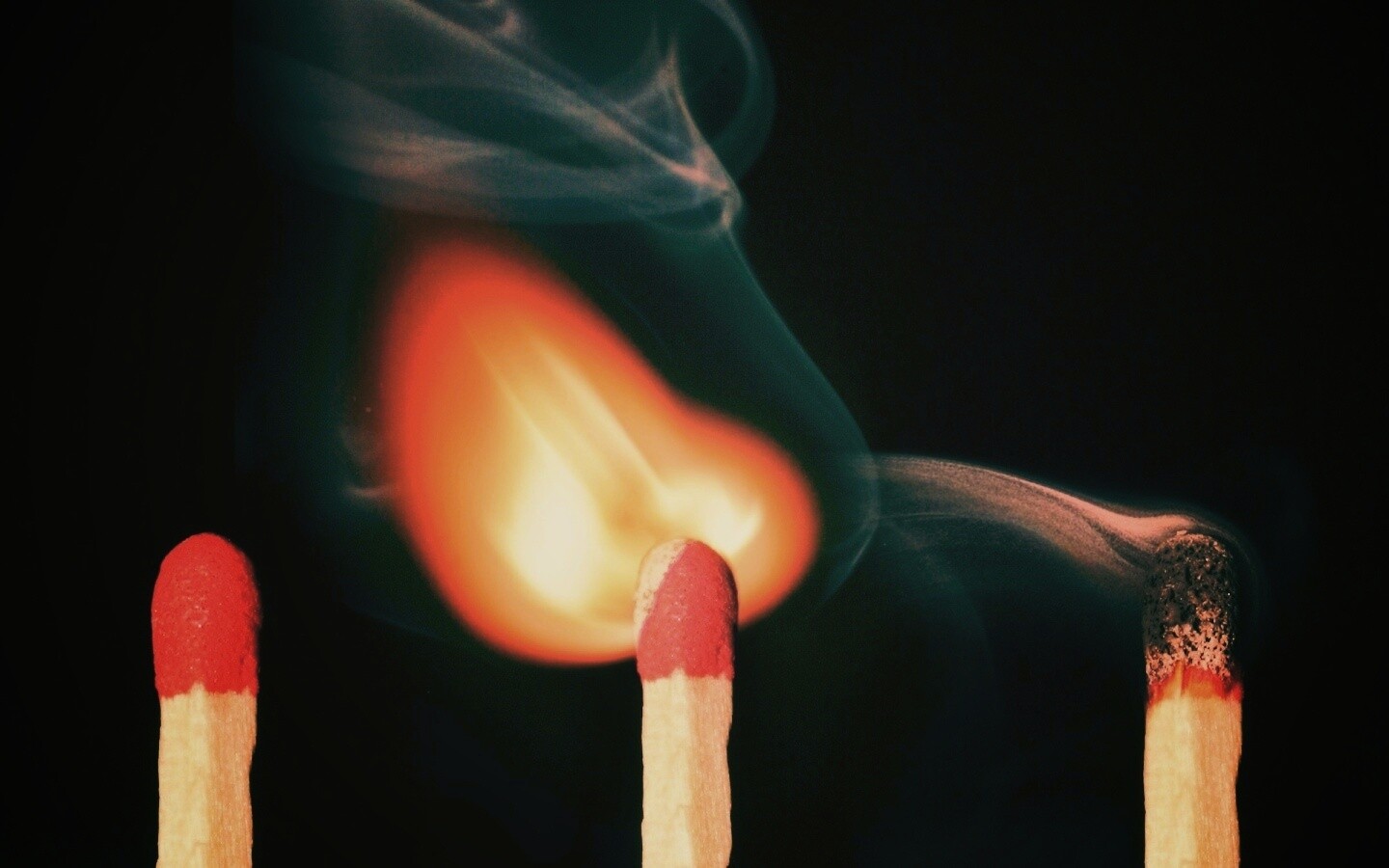 Три состояния спички обои