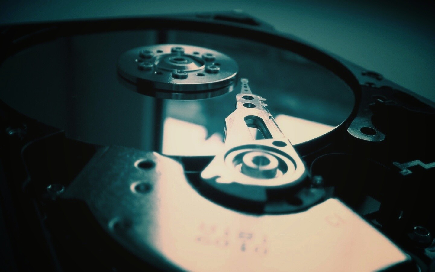 Разобранный жесткий диск обои