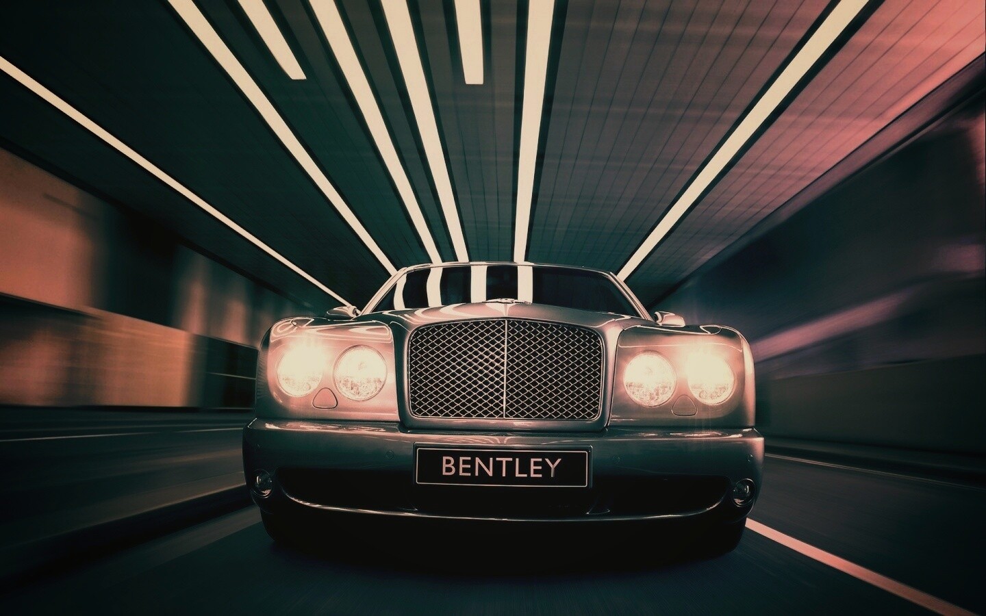 Бентли в тоннеле обои