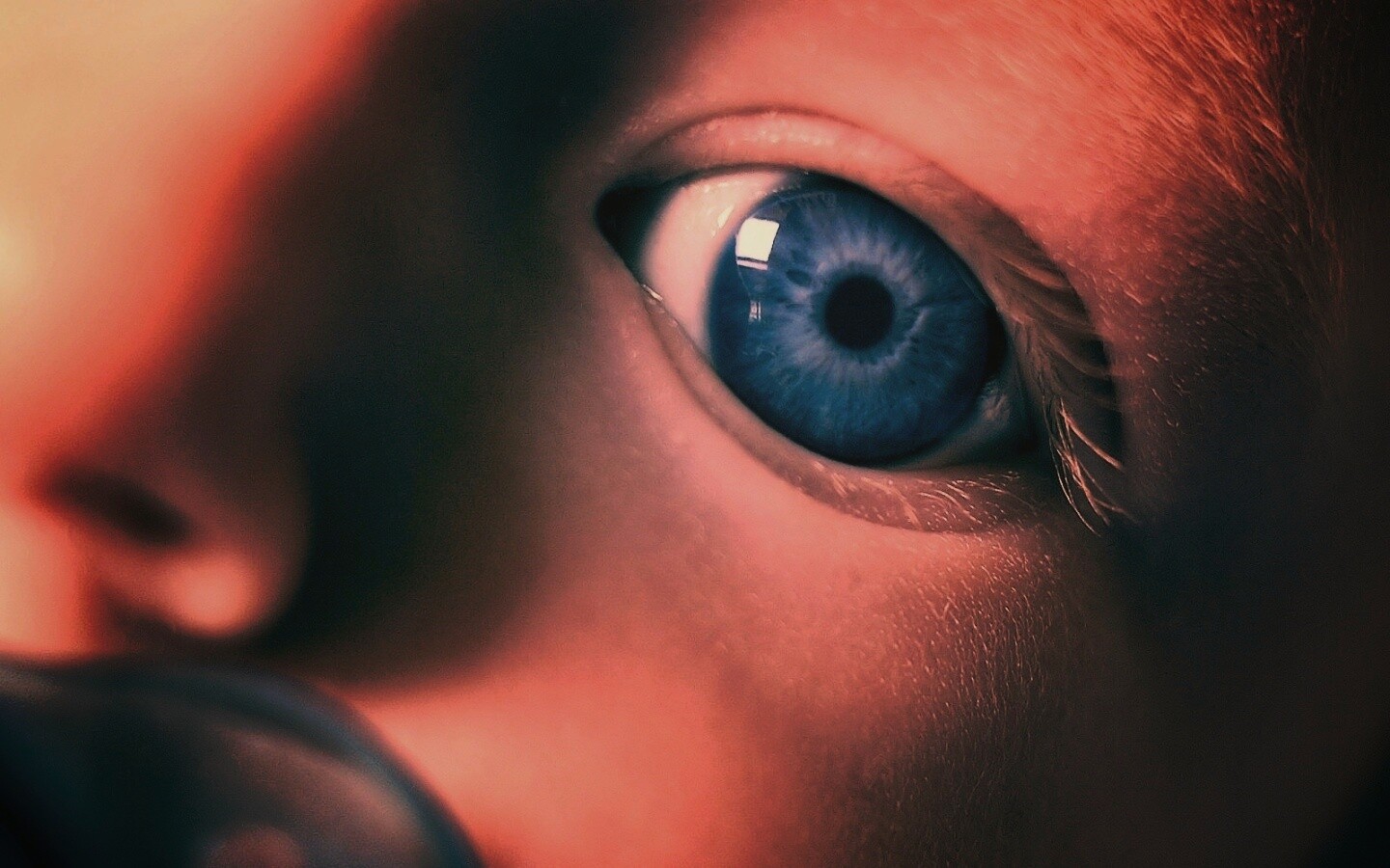 Синий глаз ребенка обои