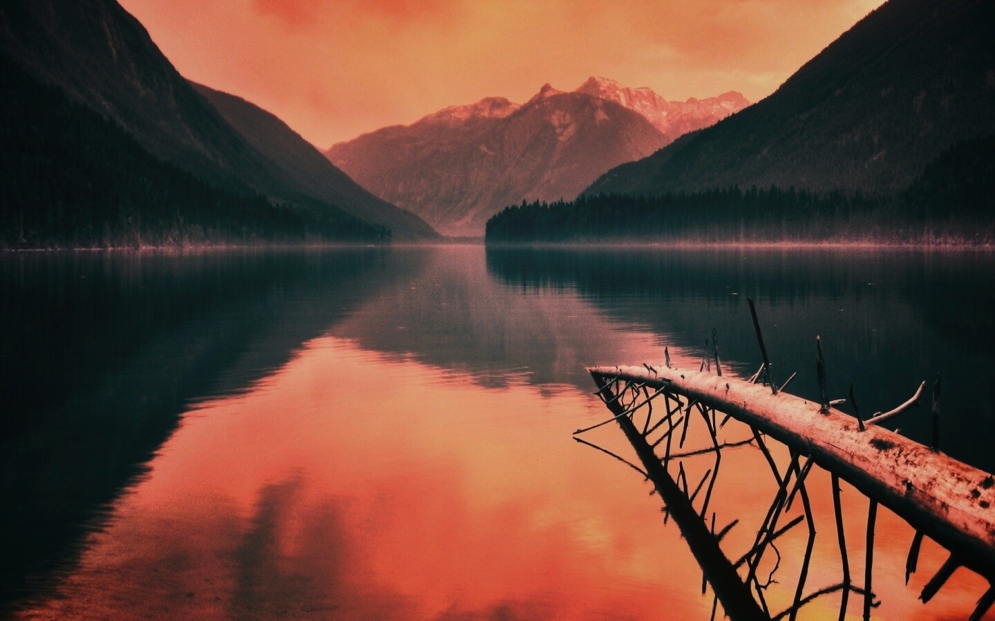 Горное озеро обои