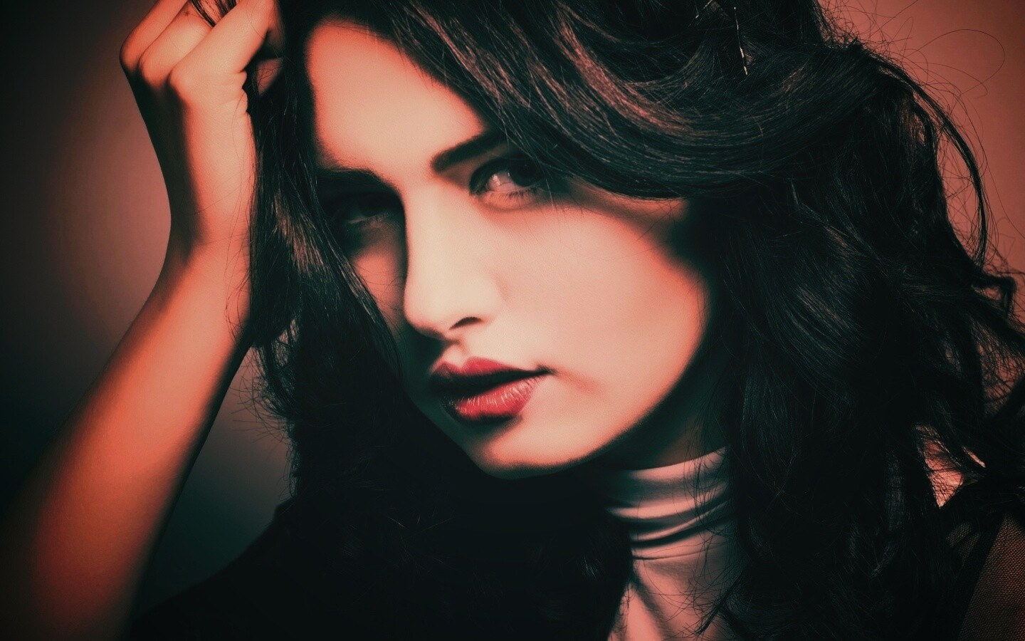 Модель с отличным макияжем обои