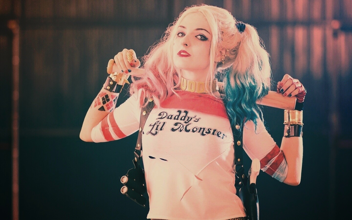 Daddy's lil monster обои